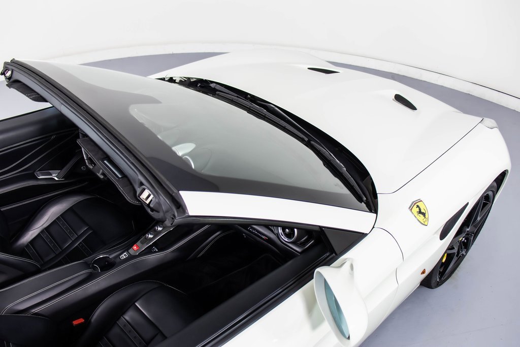 Certified 2017 Ferrari California T image 18