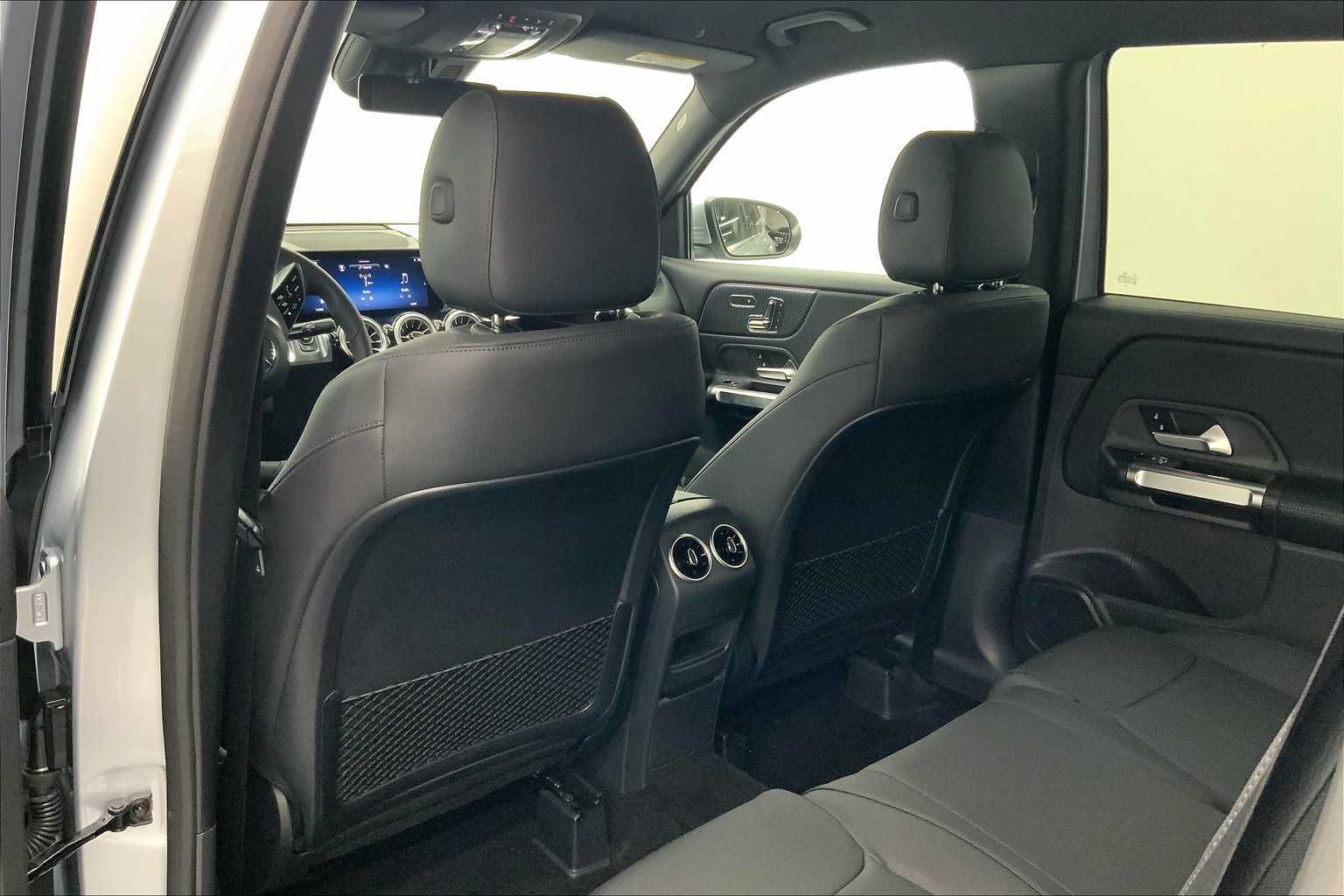 Used 2026 Mercedes-Benz GLB 250 image 16