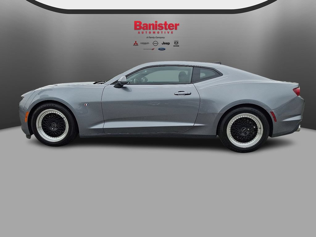 Used 2019 Chevrolet Camaro LT w/ Technology Package RWD image 7