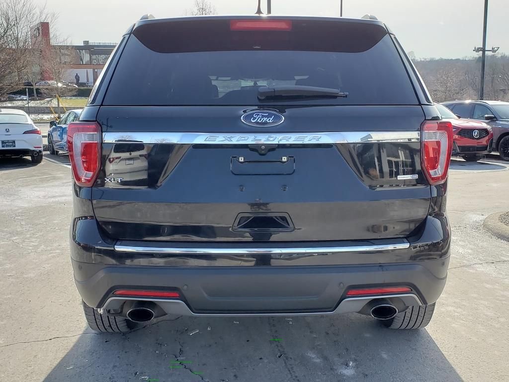 Used 2018 Ford Explorer XLT w/ Equipment Group 202A image 8