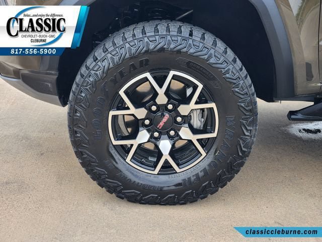 Used 2024 GMC Canyon AT4X AWD/4WD image 13