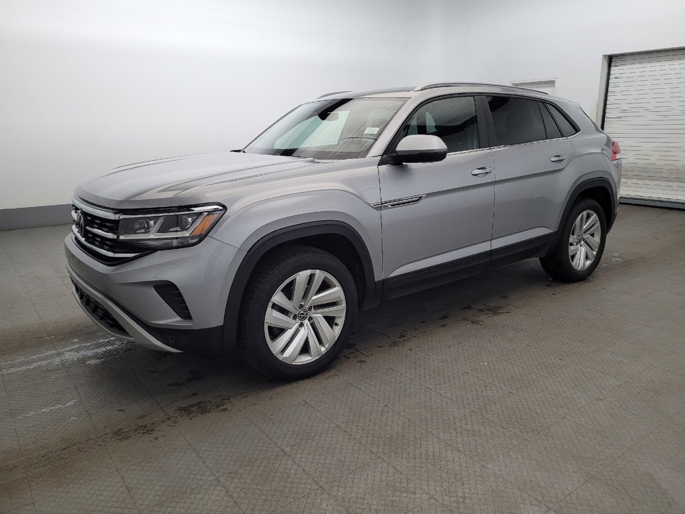 Used 2020 Volkswagen Atlas Cross Sport SE w/ Panoramic Sunroof Package image 2