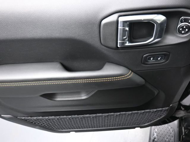 Used 2025 Jeep Gladiator Sport image 13