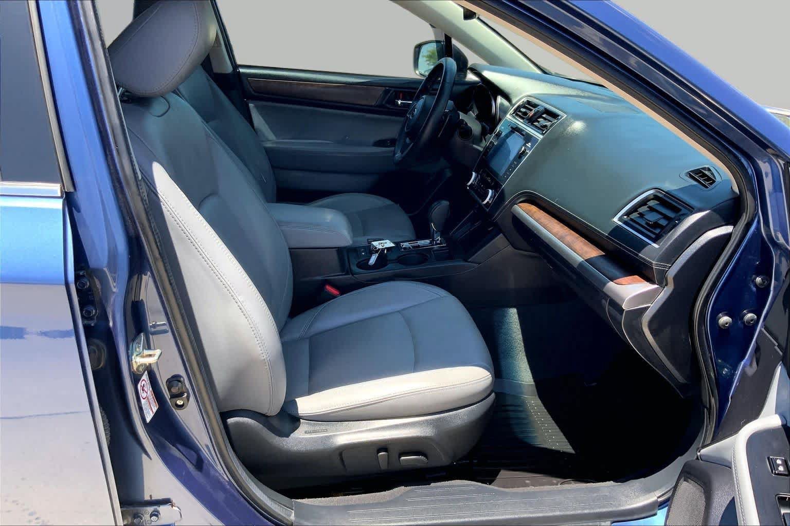 Used 2019 Subaru Outback 3.6R Limited w/ Popular Package #2 AWD/4WD image 9