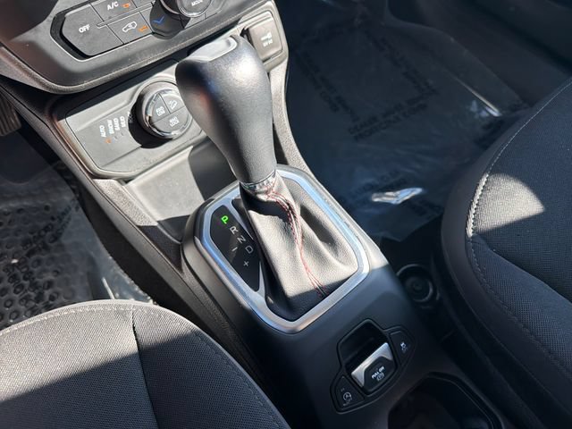 Used 2023 Jeep Renegade Trailhawk AWD/4WD image 26