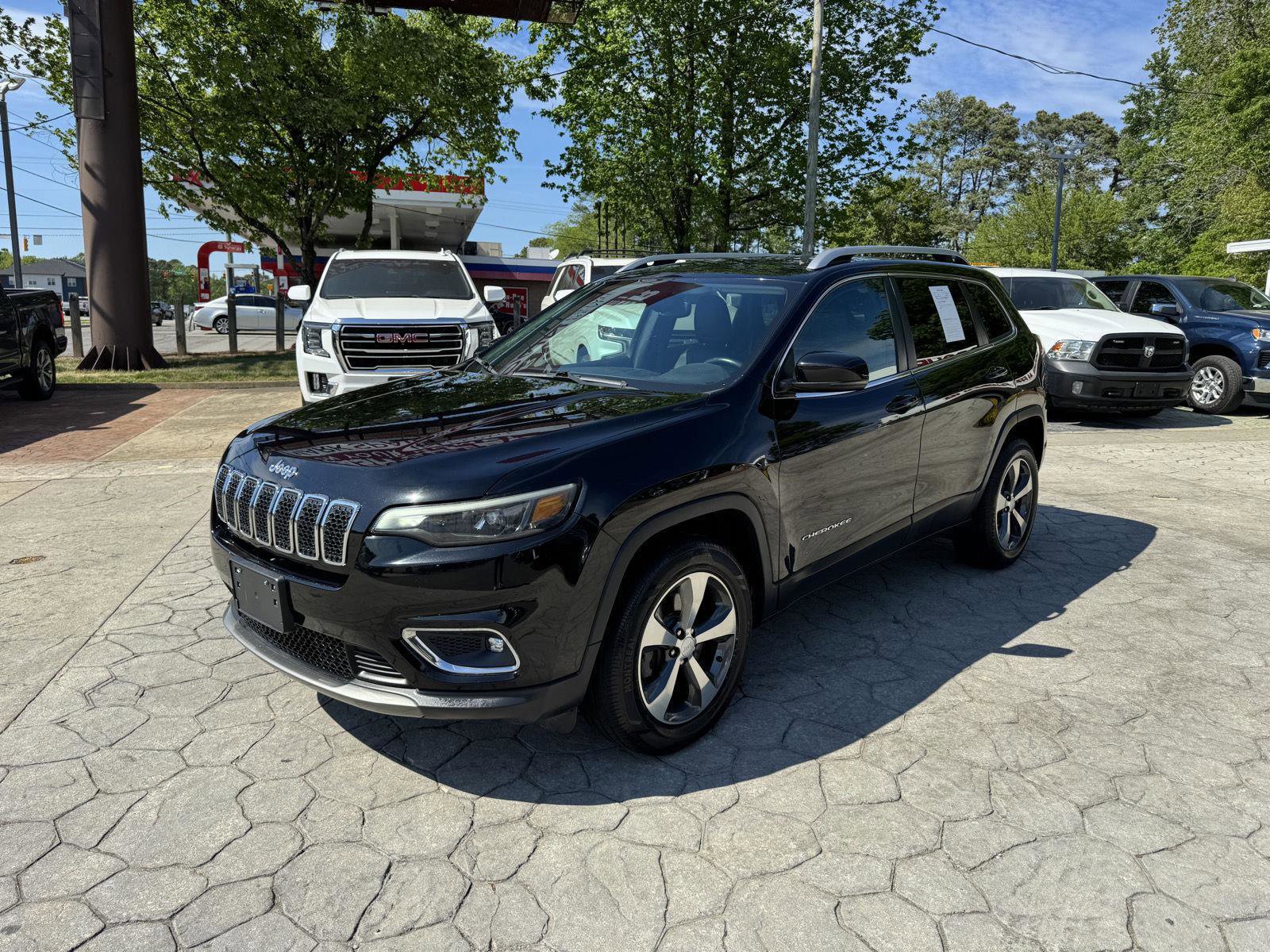 Used 2019 Jeep Cherokee Limited image 8