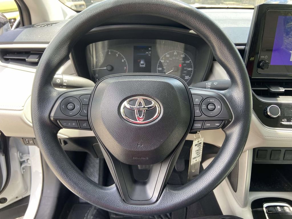 Used 2025 Toyota Corolla Cross L FWD image 31