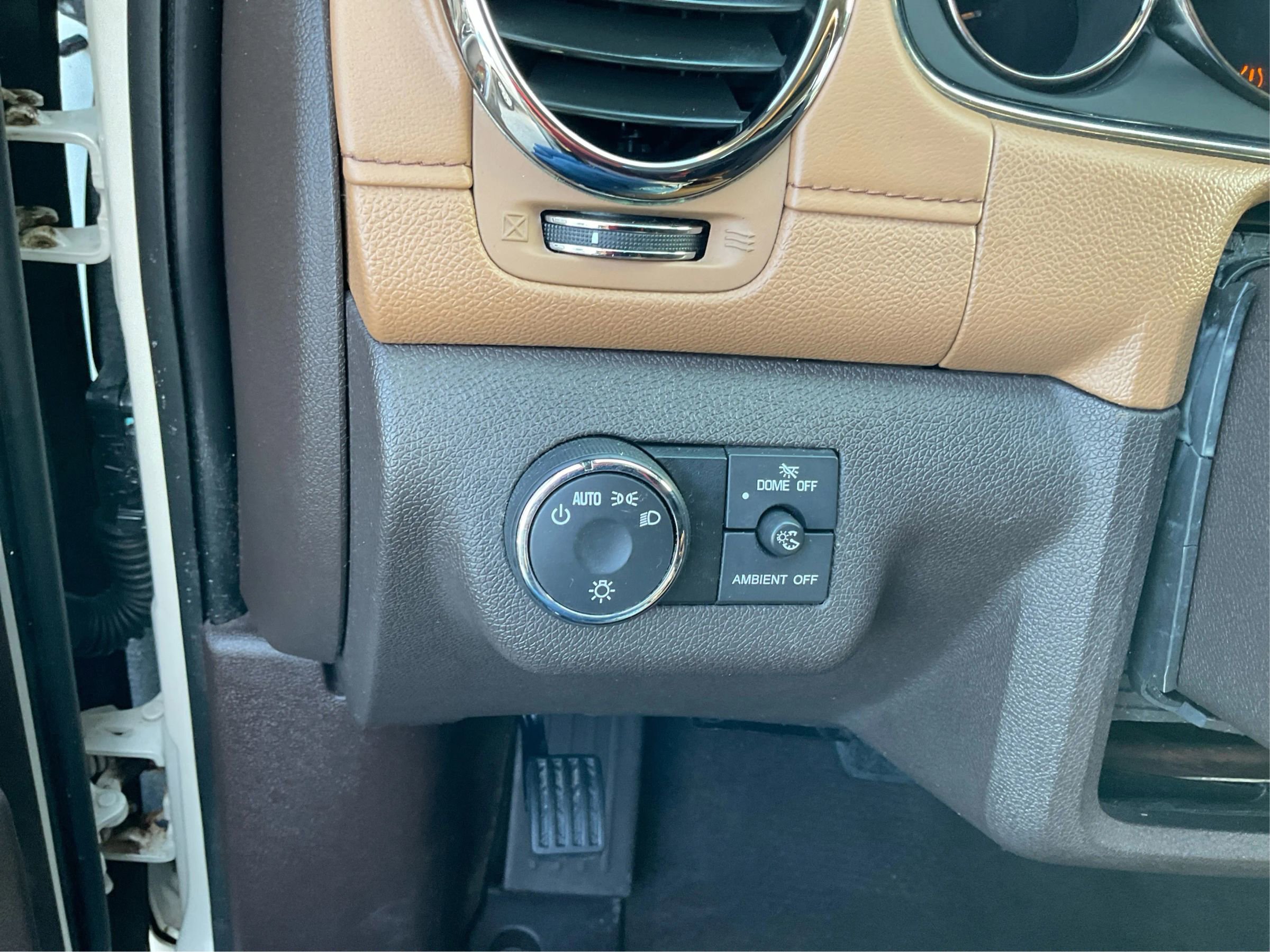 Used 2014 Buick Enclave Premium image 16