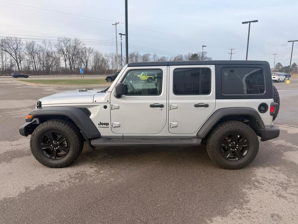 Used 2022 Jeep Wrangler Unlimited Sport AWD/4WD image 6