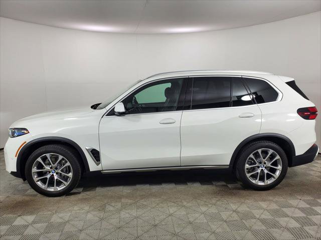 Used 2025 BMW X5 xDrive40i w/ Parking Assistance Package AWD/4WD image 6