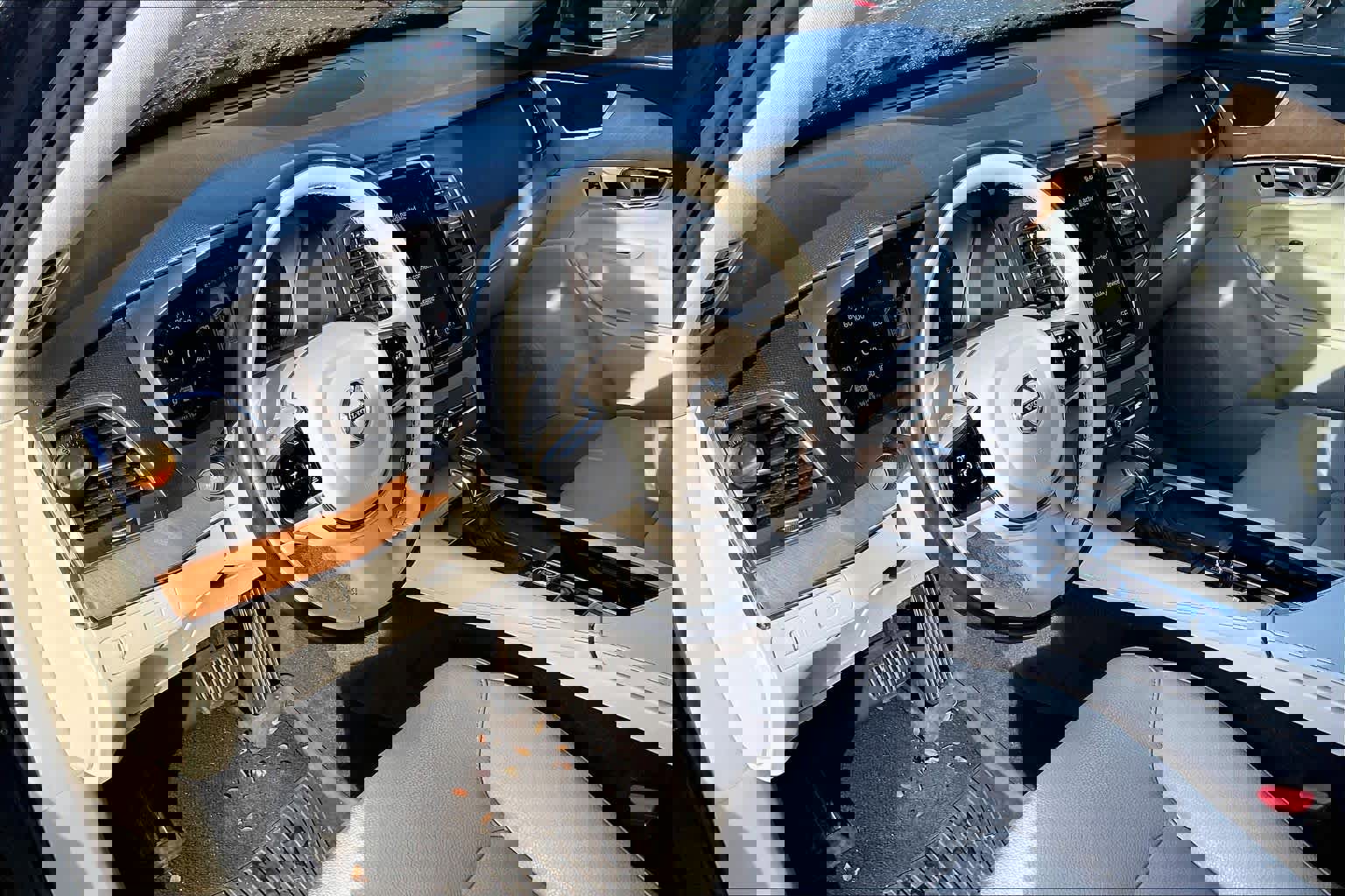 Used 2021 Volvo XC90 T5 Momentum w/ Protection Package Premier image 15