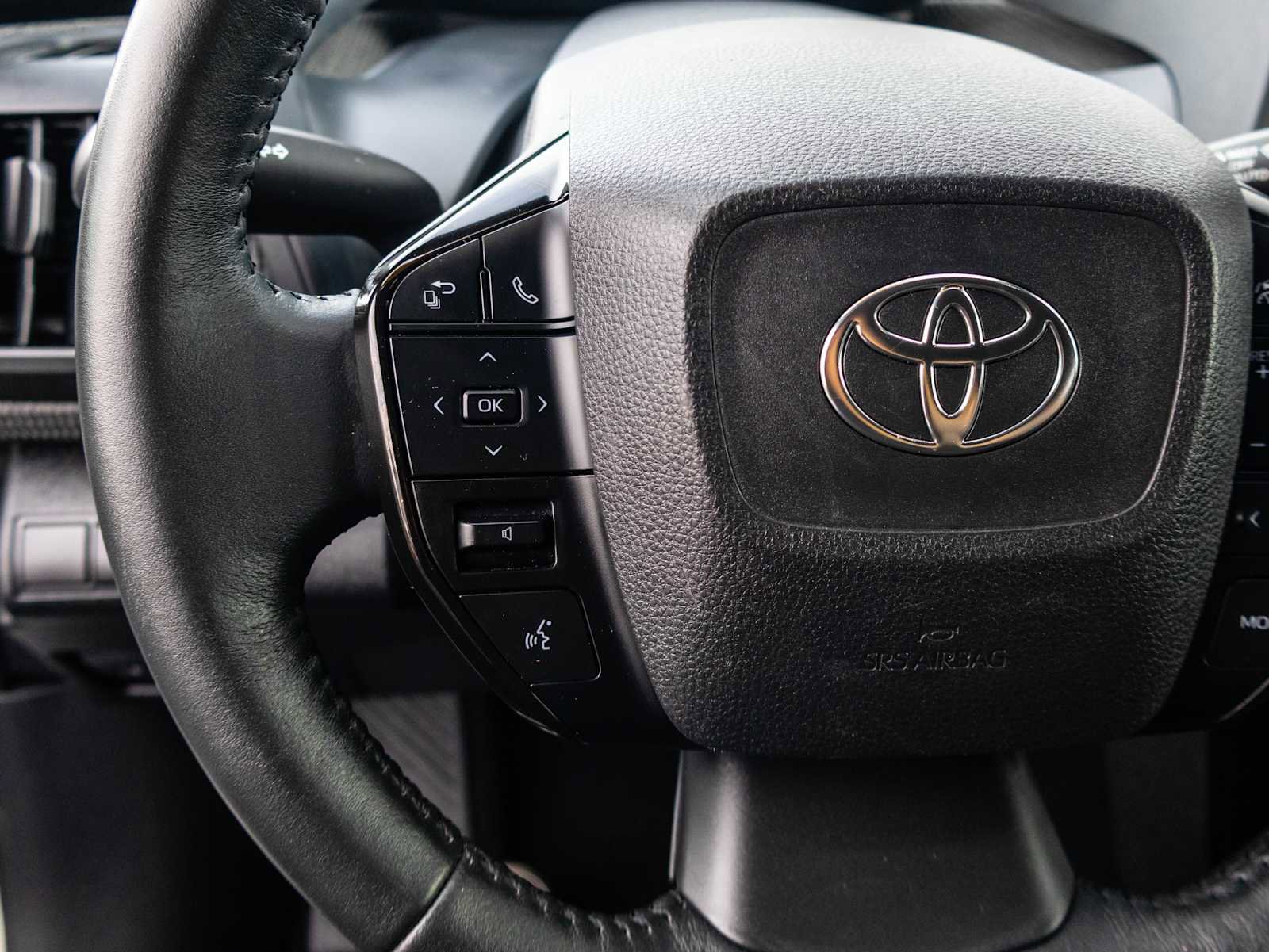 Used 2023 Toyota bZ4X XLE w/ Weather Package FWD image 39