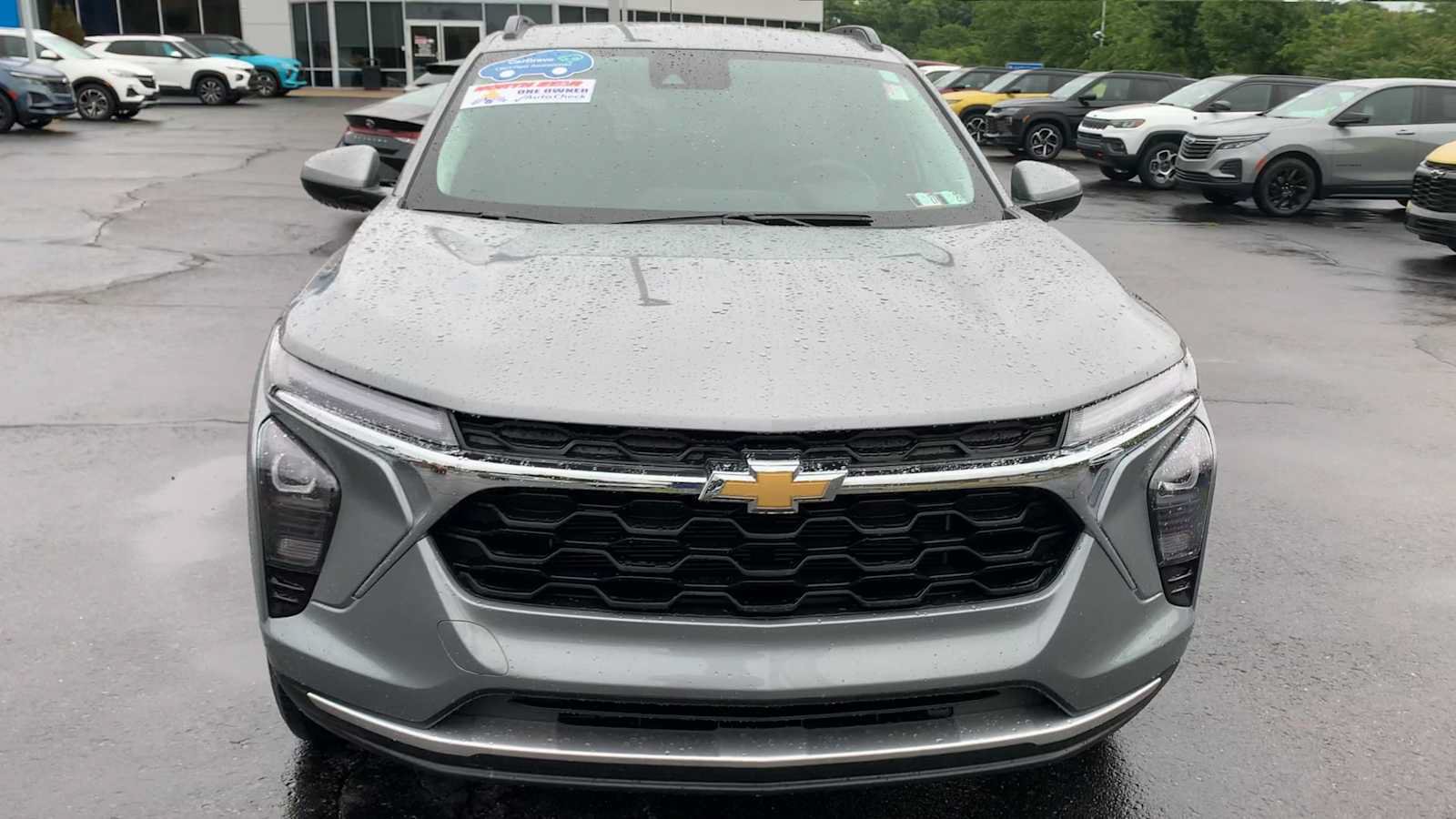 Certified 2024 Chevrolet Trax LT w/ LT Convenience Package FWD image 3