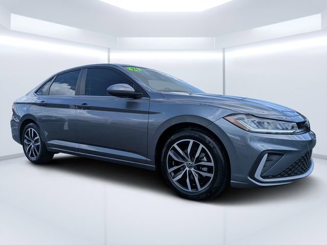 Certified 2026 Volkswagen Jetta SE FWD image 1