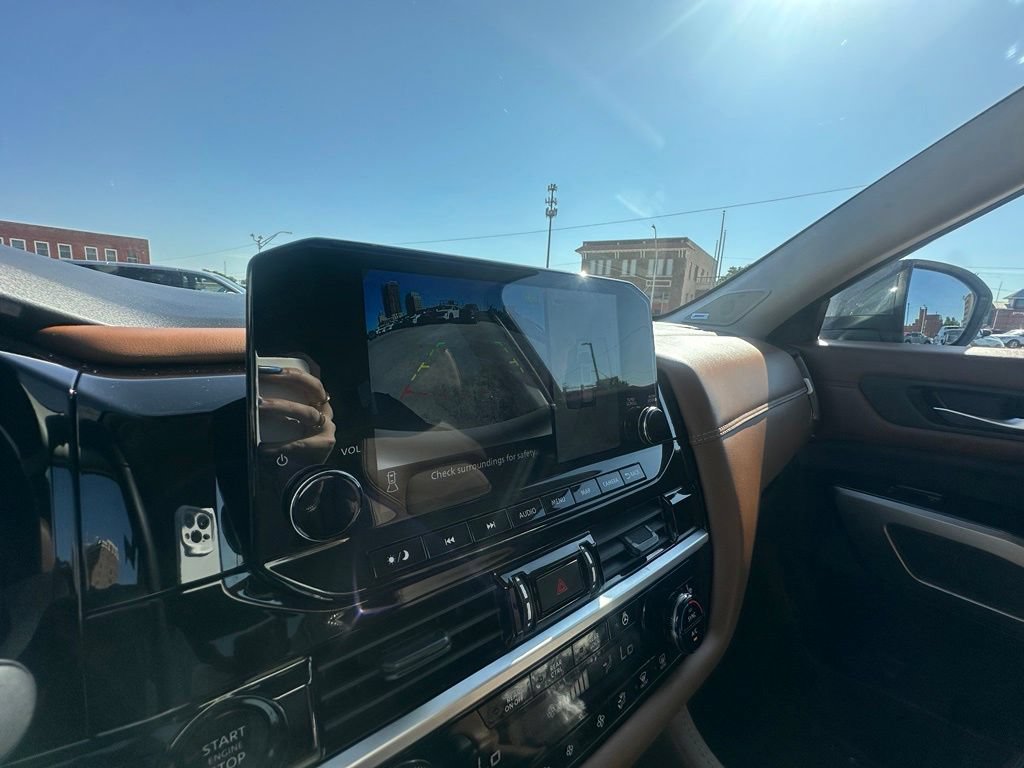 Certified 2025 Nissan Pathfinder Platinum AWD/4WD image 29
