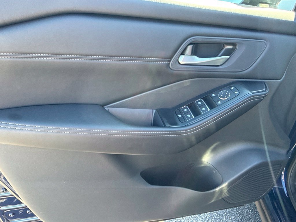 Certified 2026 Nissan Rogue SL AWD/4WD image 14
