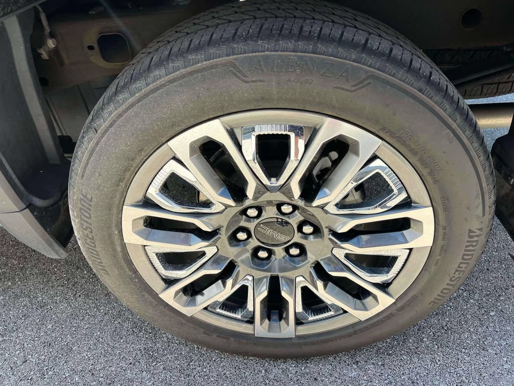 Used 2025 GMC Sierra 1500 Denali Ultimate AWD/4WD image 12