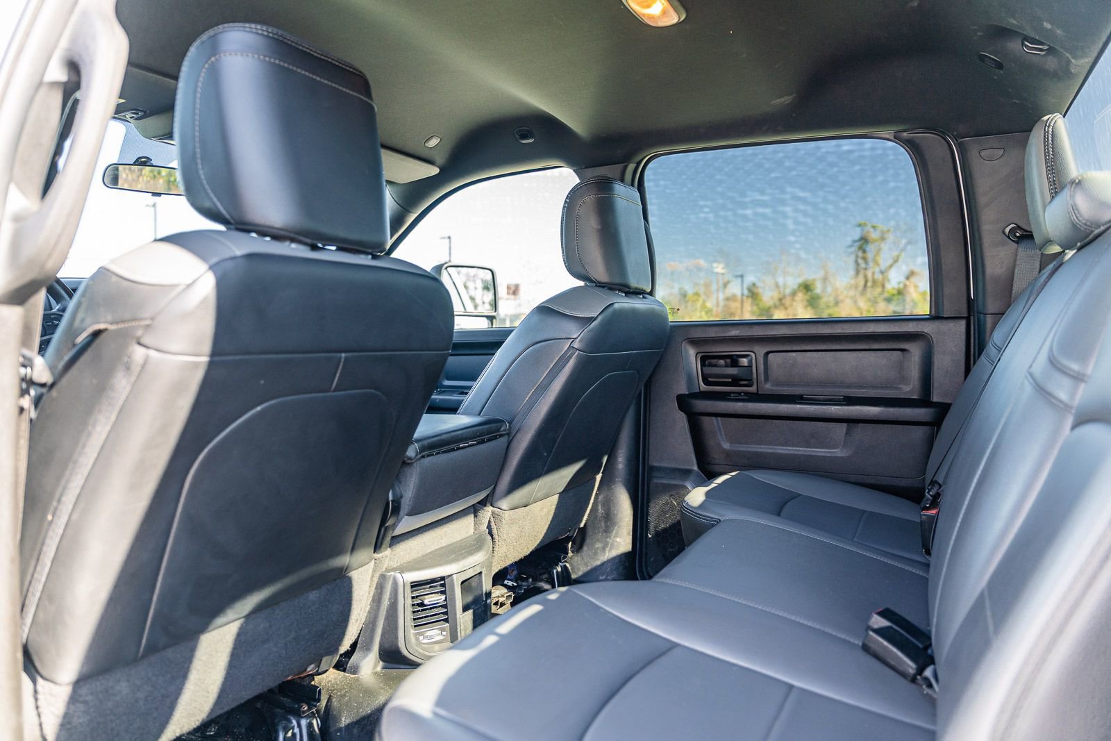 Used 2024 RAM 2500 Tradesman w/ Chrome Appearance Group image 16