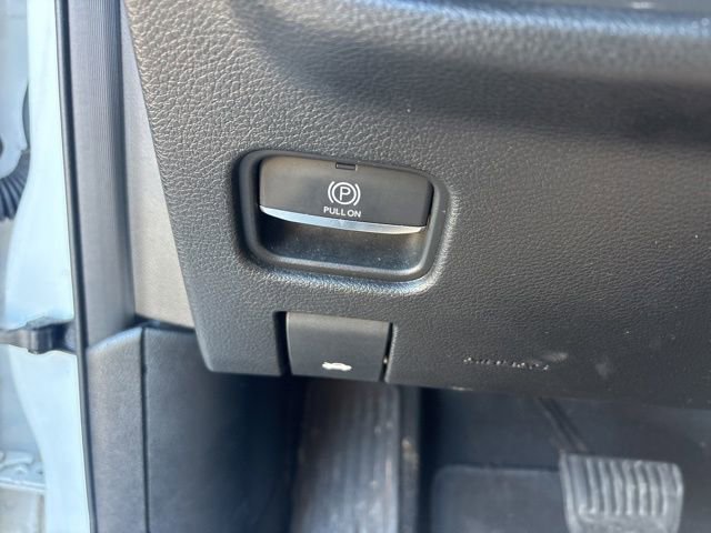 Used 2023 Jeep Grand Cherokee L Limited w/ Black Appearance Package image 18