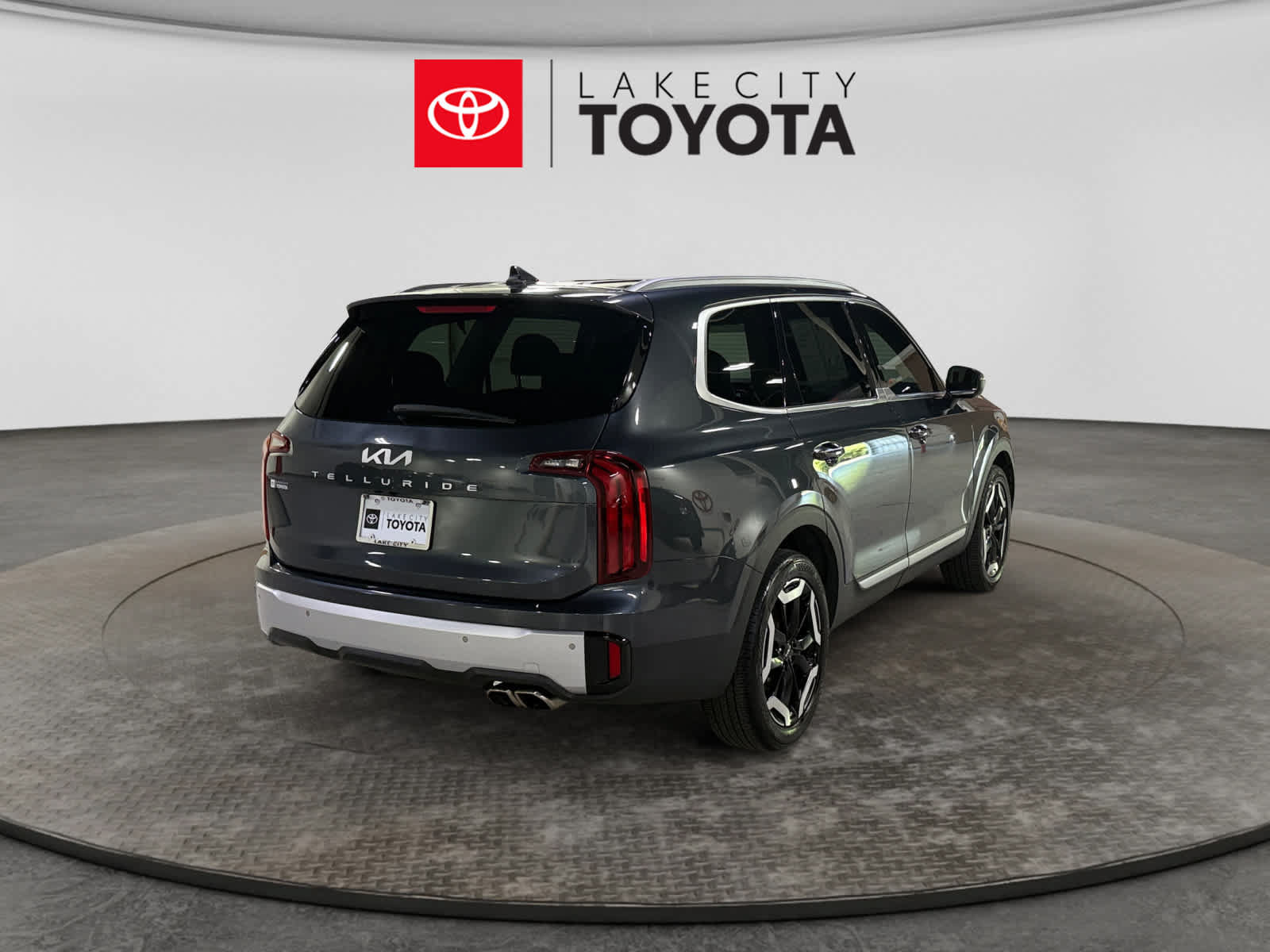 Used 2024 Kia Telluride S w/ S Sunroof Package FWD image 9
