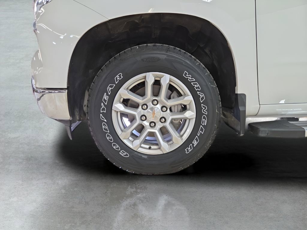 Used 2025 Chevrolet Silverado 1500 LT image 24