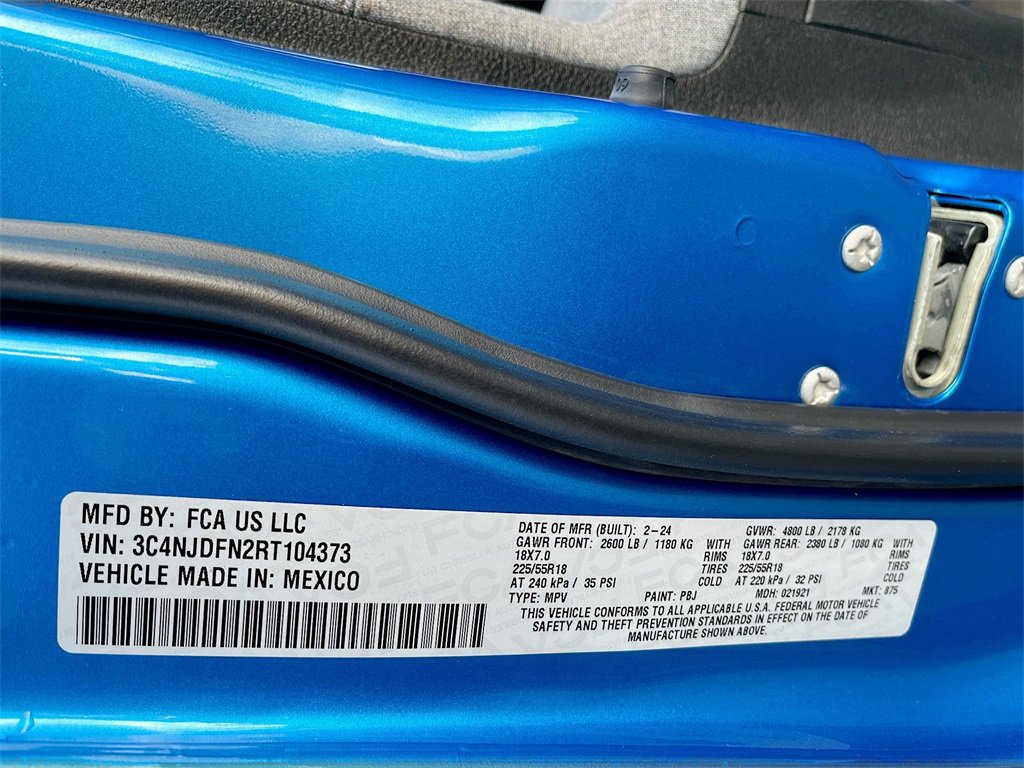 Used 2024 Jeep Compass Latitude image 29