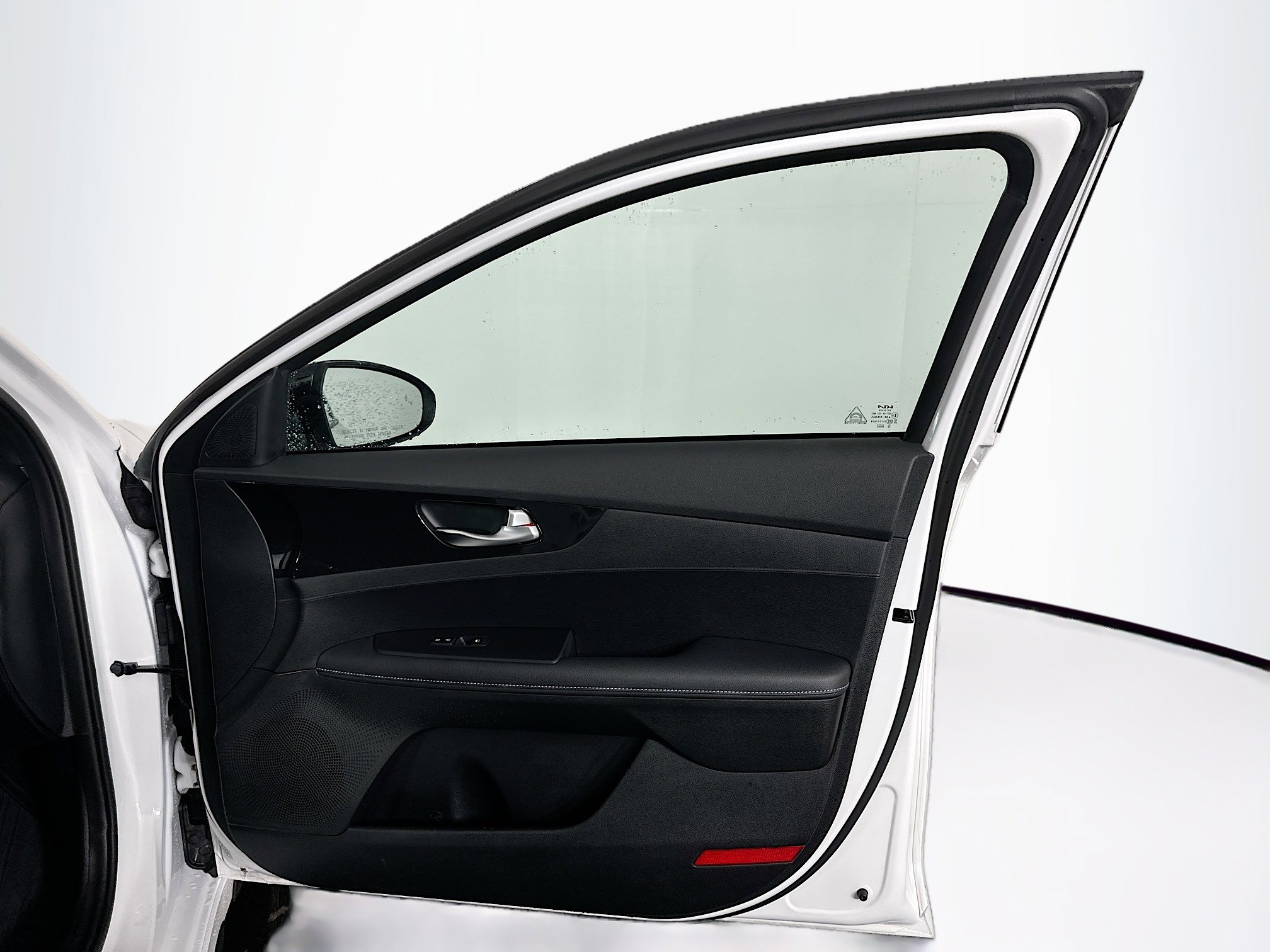 Used 2024 Kia Forte GT-Line image 31