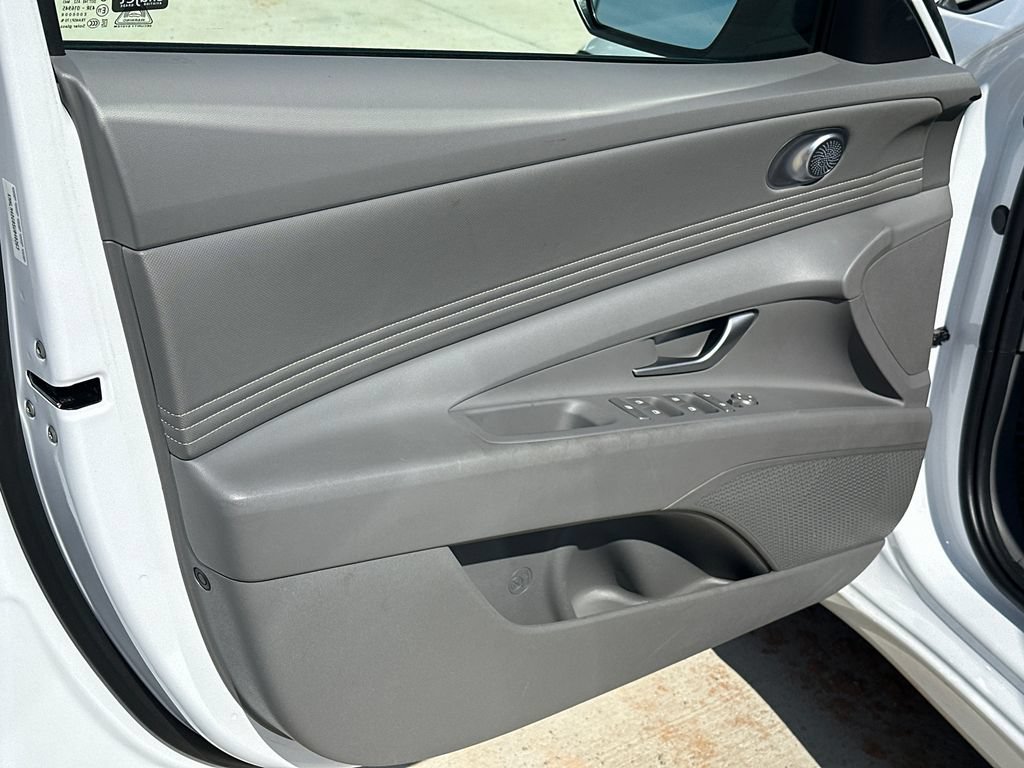 Certified 2025 Hyundai Elantra Sport FWD image 10