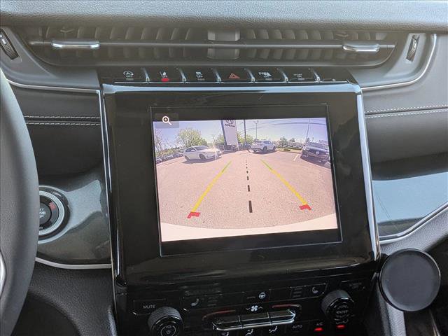 Used 2023 Jeep Grand Cherokee Laredo w/ Luxury Tech Group I AWD/4WD image 13