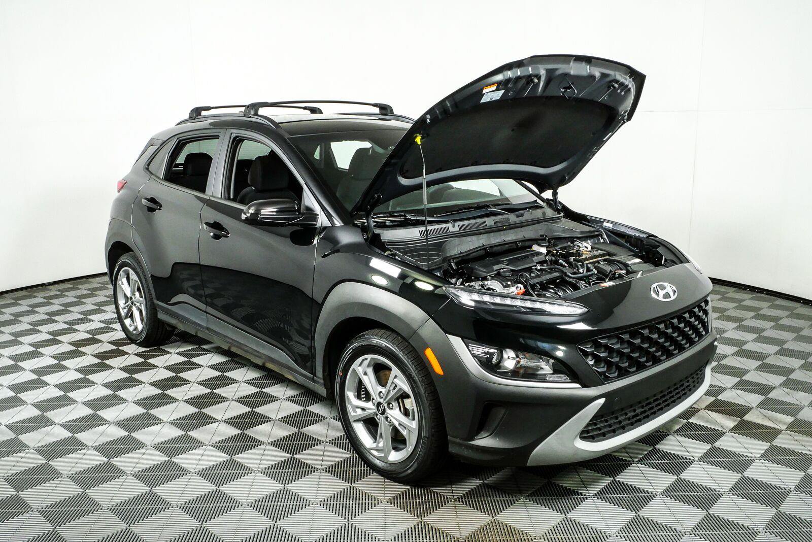 Used 2023 Hyundai Kona SEL AWD/4WD image 32