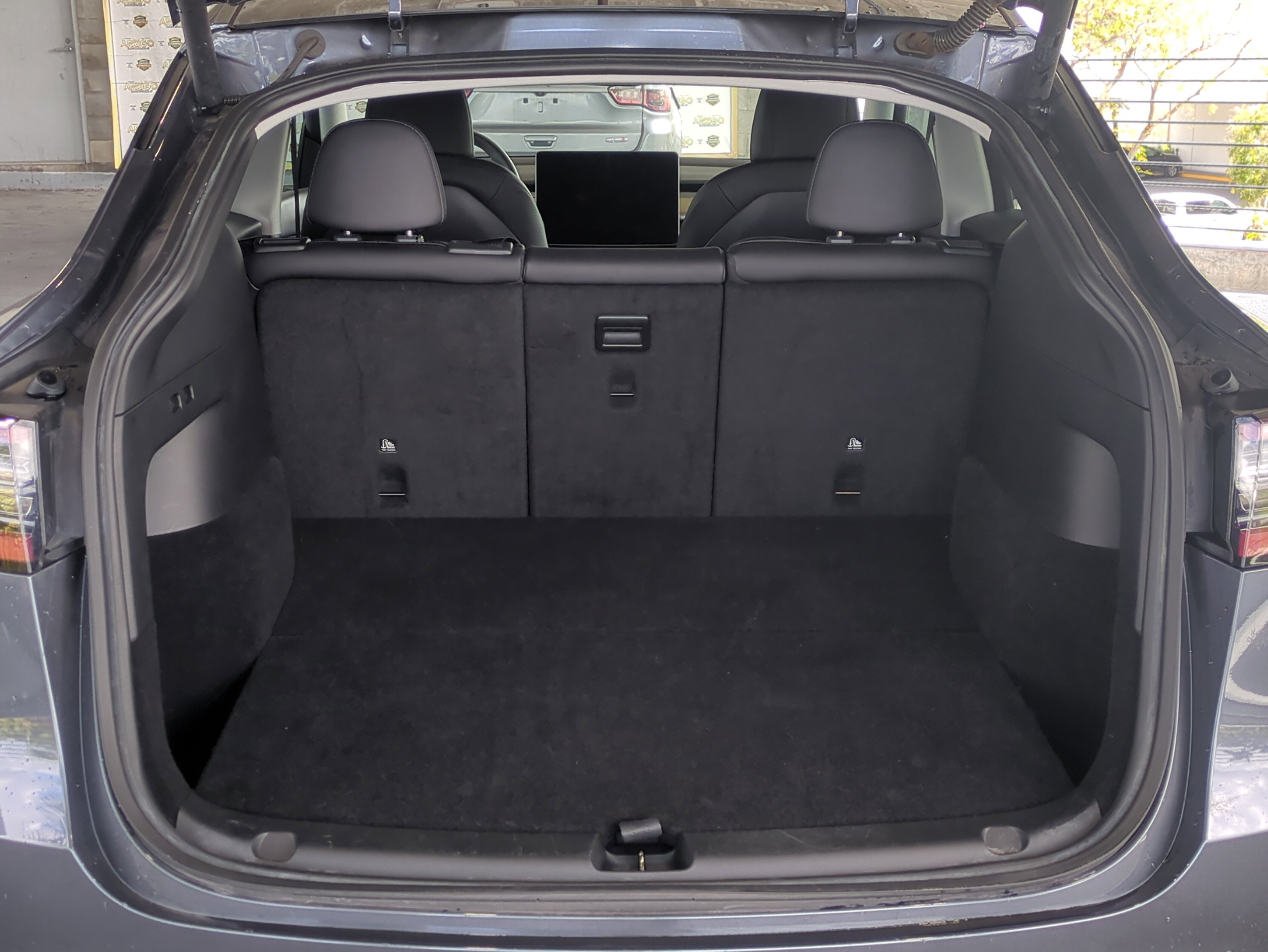 Used 2022 Tesla Model Y Long Range image 13