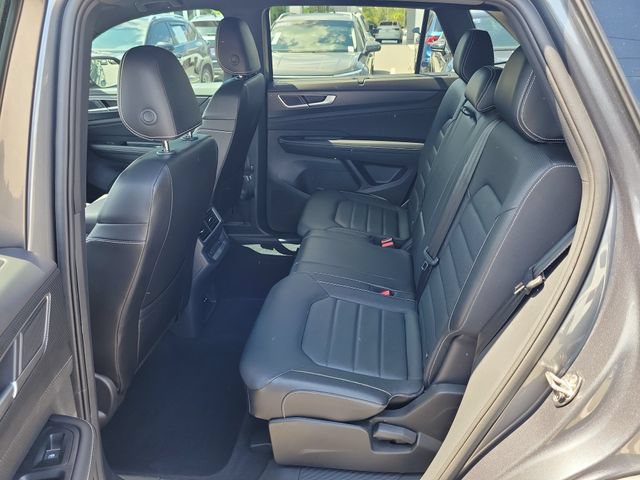 Certified 2024 Volkswagen Atlas Cross Sport SEL R-Line AWD/4WD image 12