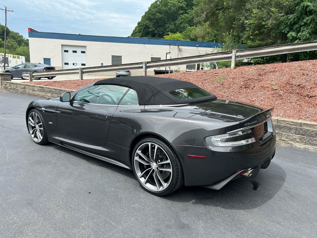 Used 2011 Aston Martin DBS Volante RWD image 5