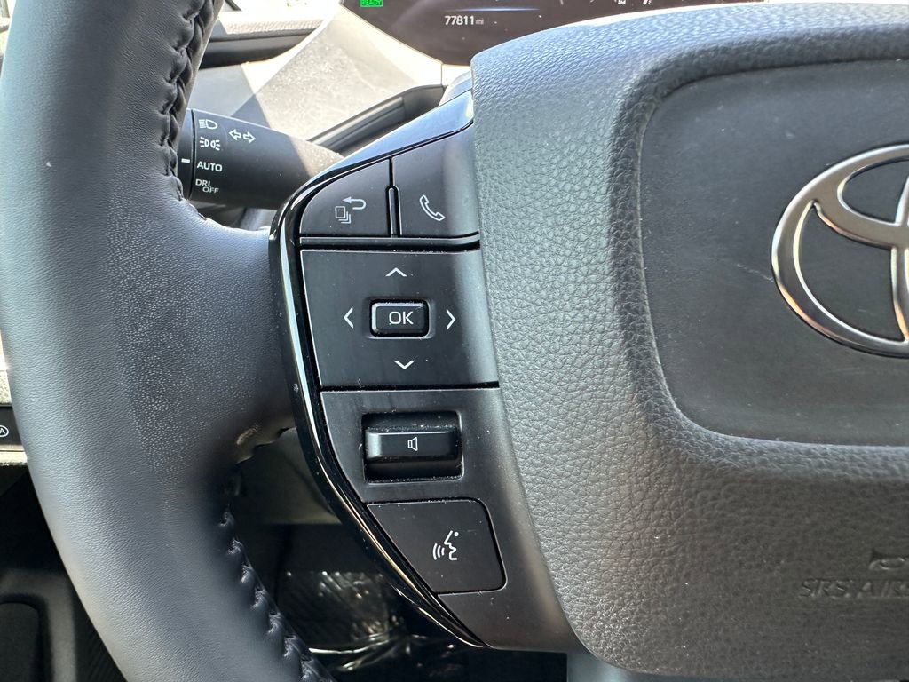 Used 2023 Toyota Prius XLE FWD image 25