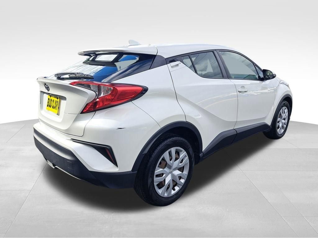 Used 2020 Toyota C-HR LE image 6