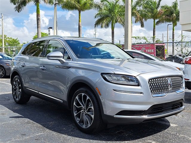 Used 2022 Lincoln Nautilus Reserve image 2