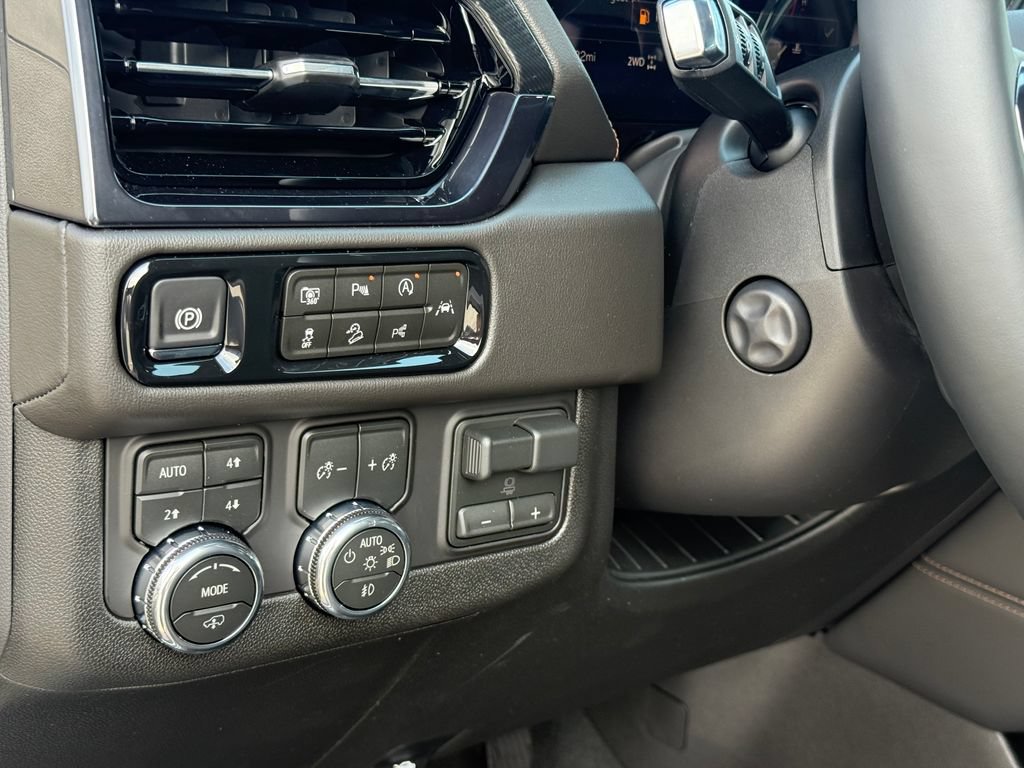 New 2026 GMC Yukon XL AT4 w/ AT4 Premium Plus Package AWD/4WD image 16