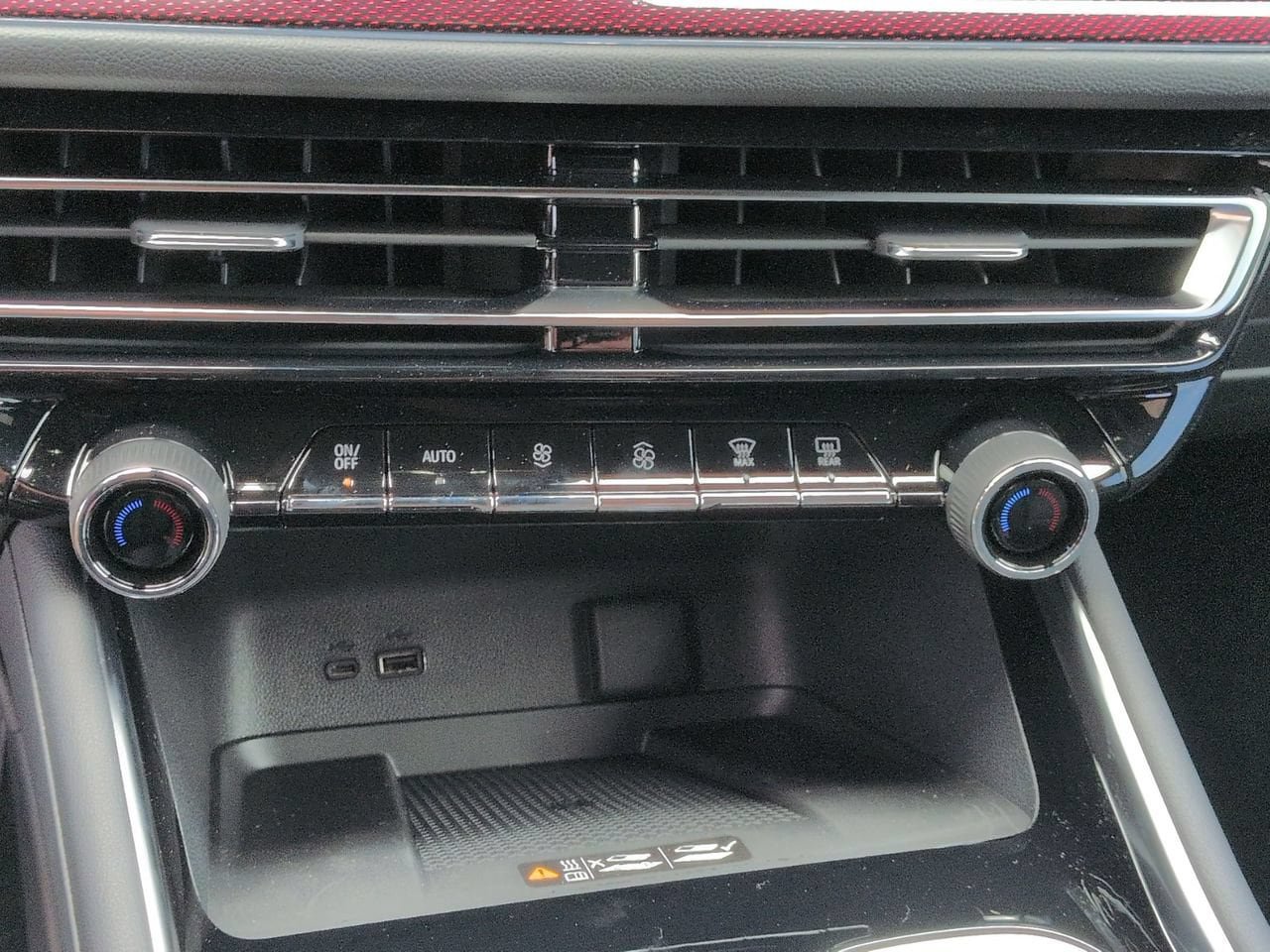 New 2026 Chevrolet Traverse Z71 w/ Enhanced Driving Package AWD/4WD image 19