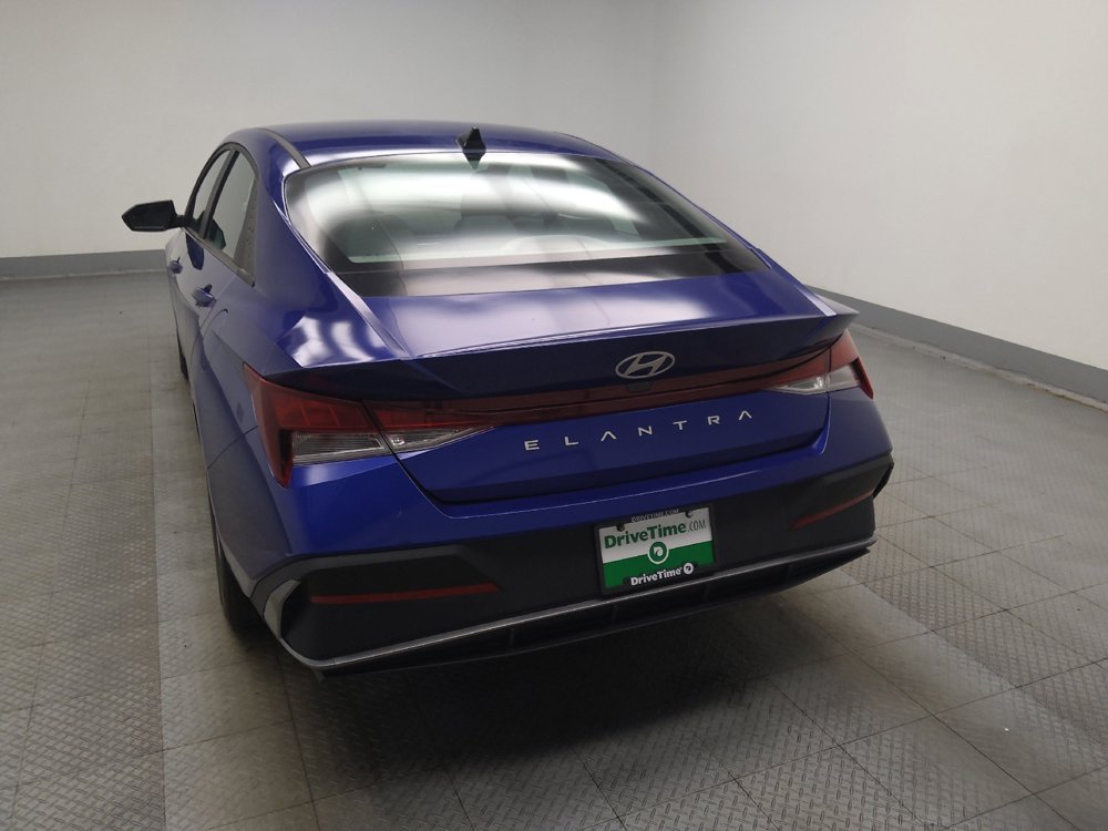 Used 2025 Hyundai Elantra SE FWD image 6