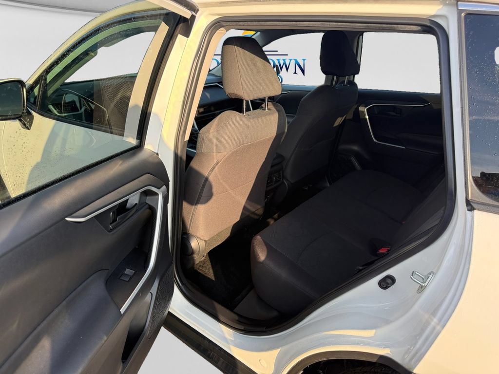 Used 2022 Toyota RAV4 LE w/ Carpet Mat Package (TMS) FWD image 9