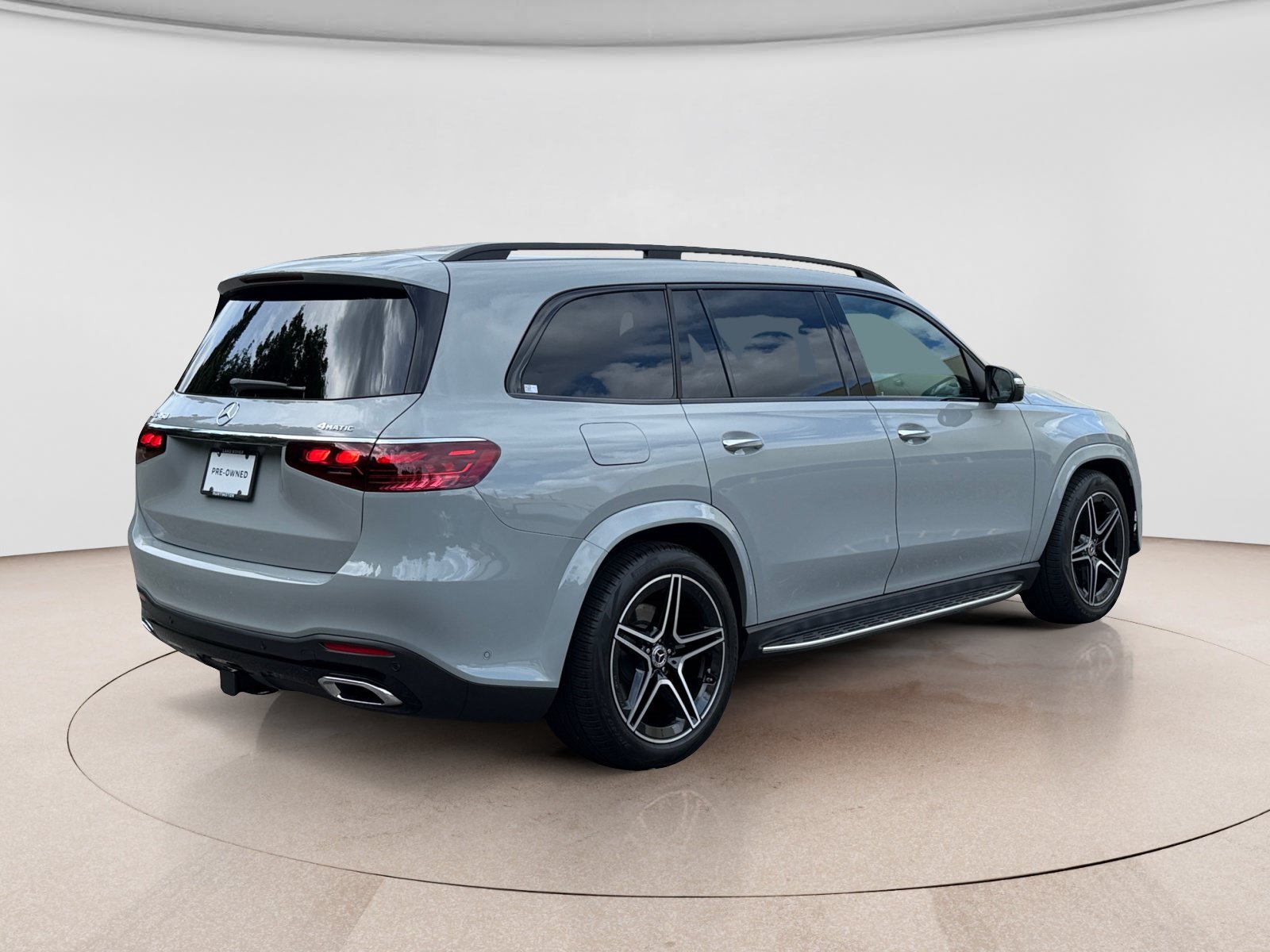 Used 2024 Mercedes-Benz GLS 450 4MATIC image 5
