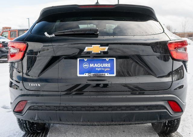 Used 2024 Chevrolet Trax LS w/ LS Convenience Package image 7