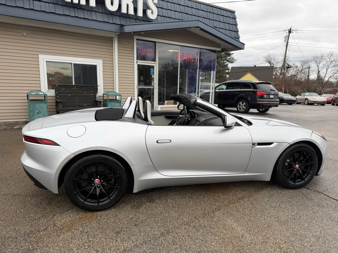 Used 2018 Jaguar F-TYPE Convertible image 18