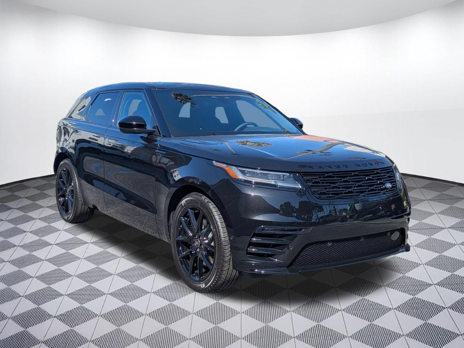 New 2026 Land Rover Range Rover Velar Dynamic SE AWD/4WD image 3