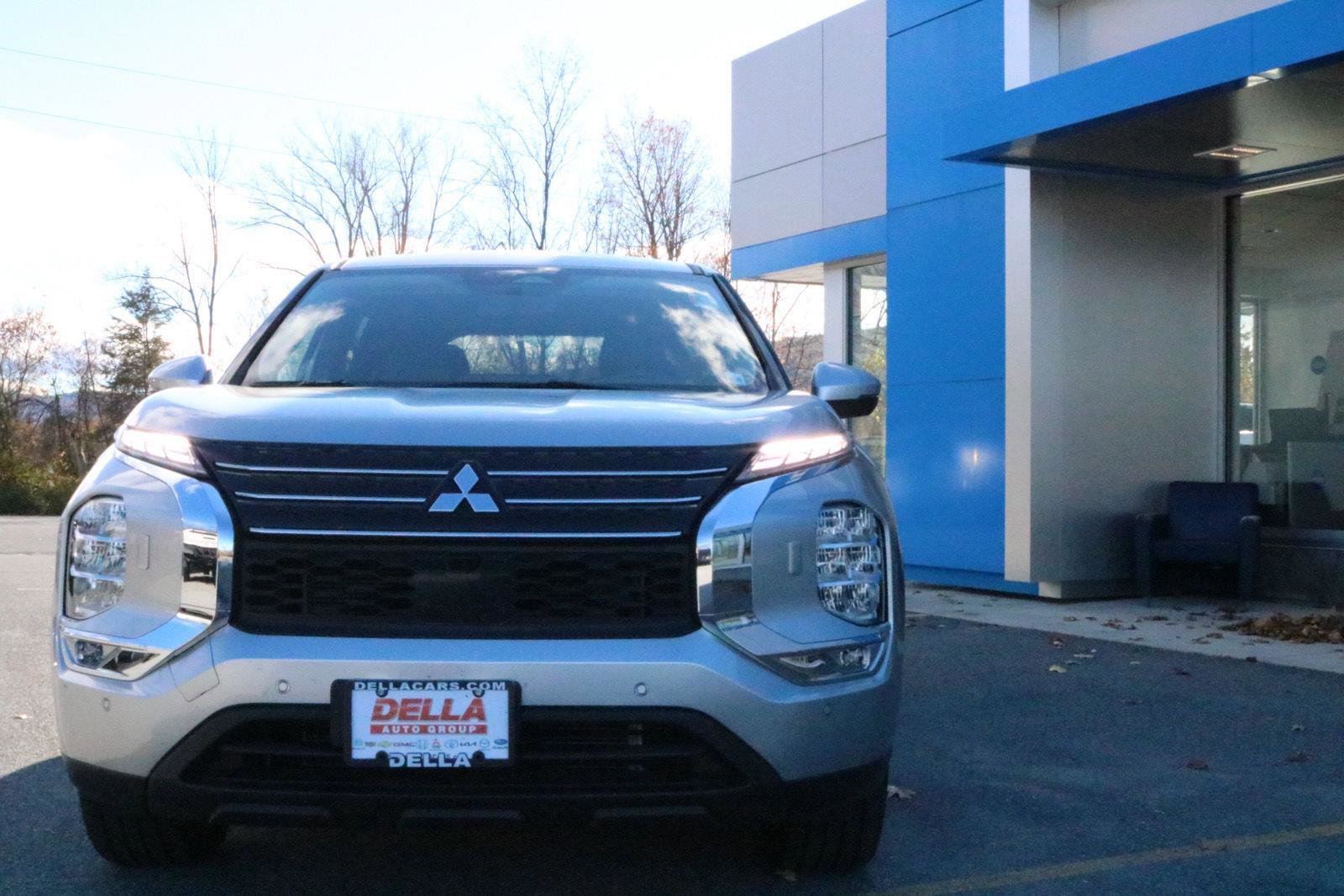 Used 2024 Mitsubishi Outlander SE image 6