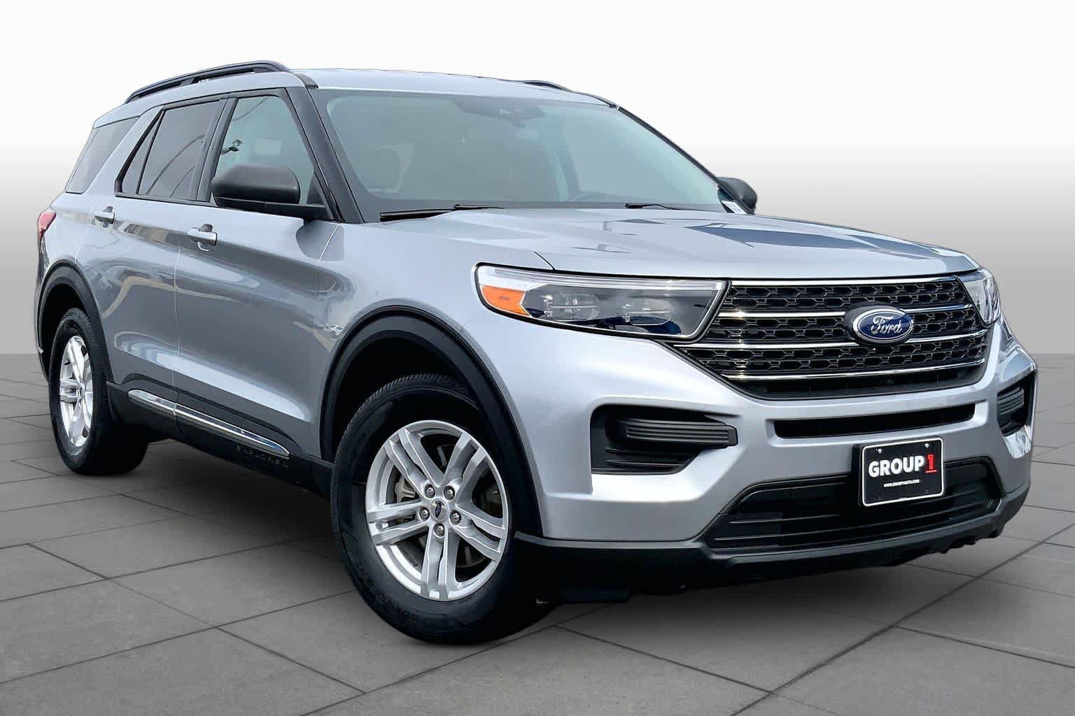Used 2022 Ford Explorer XLT w/ Class IV Trailer Tow Package RWD image 3