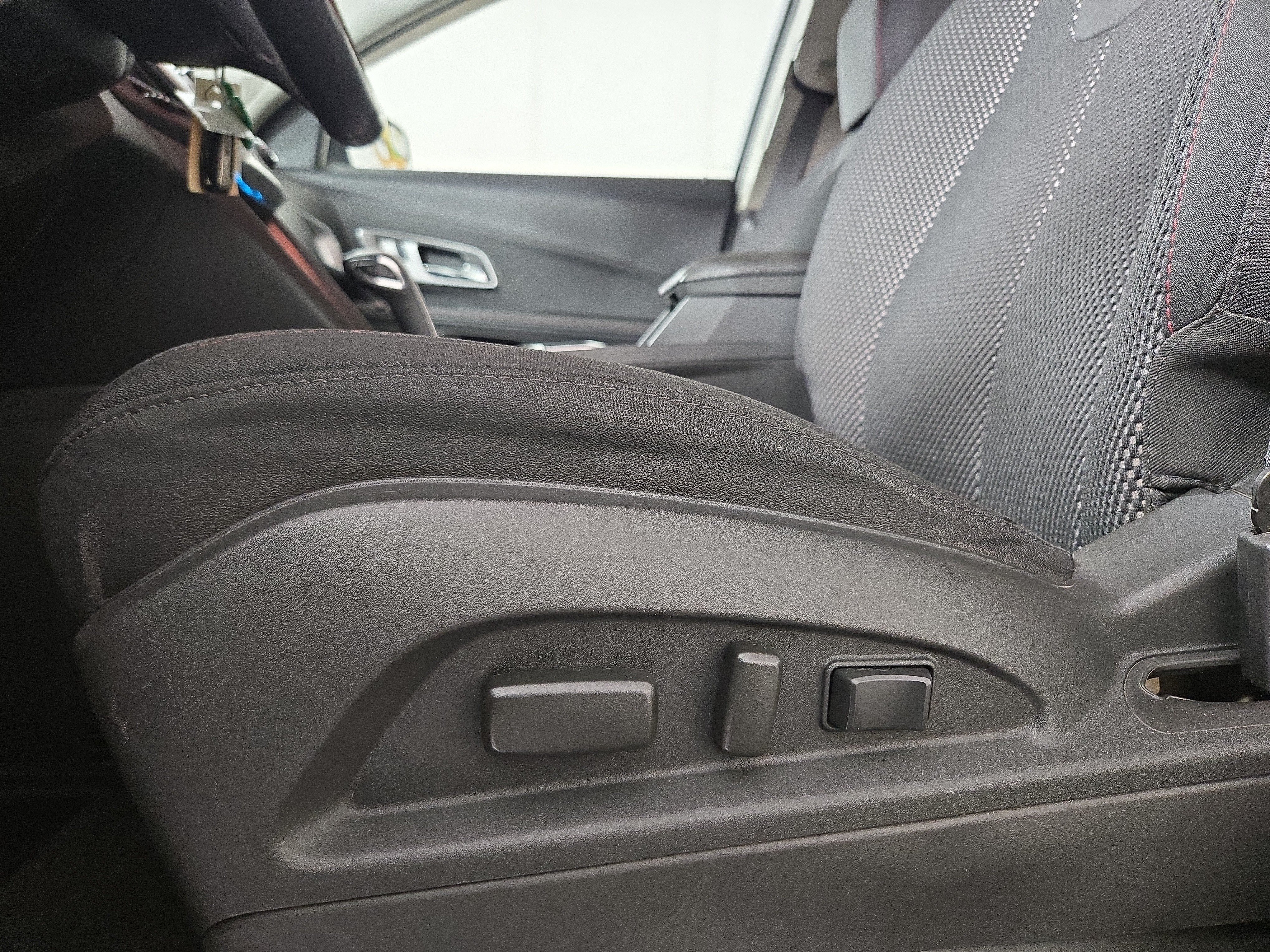 Used 2012 Chevrolet Equinox LT w/ All-Star Package FWD image 29