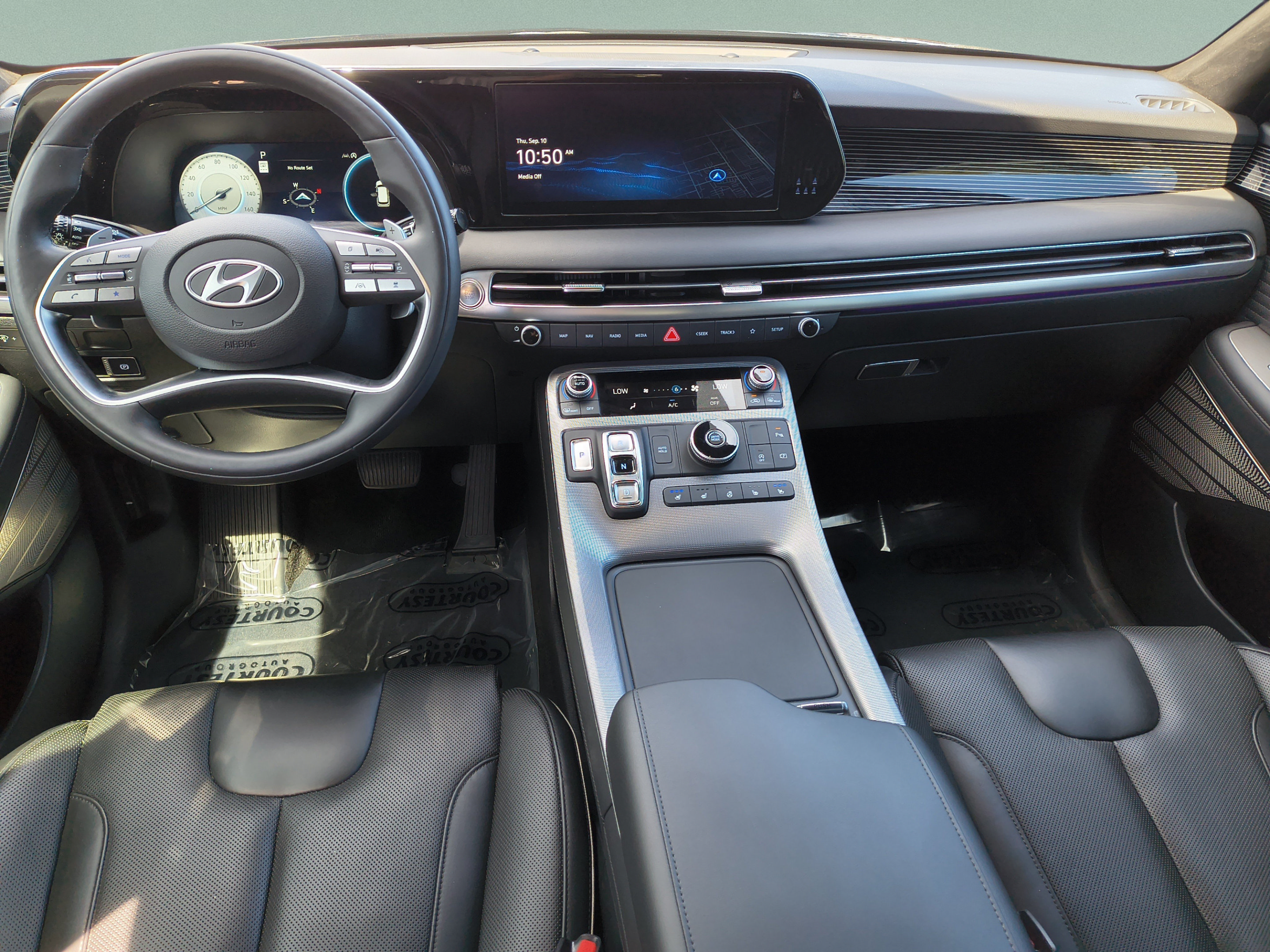 Certified 2024 Hyundai Palisade Calligraphy FWD image 9