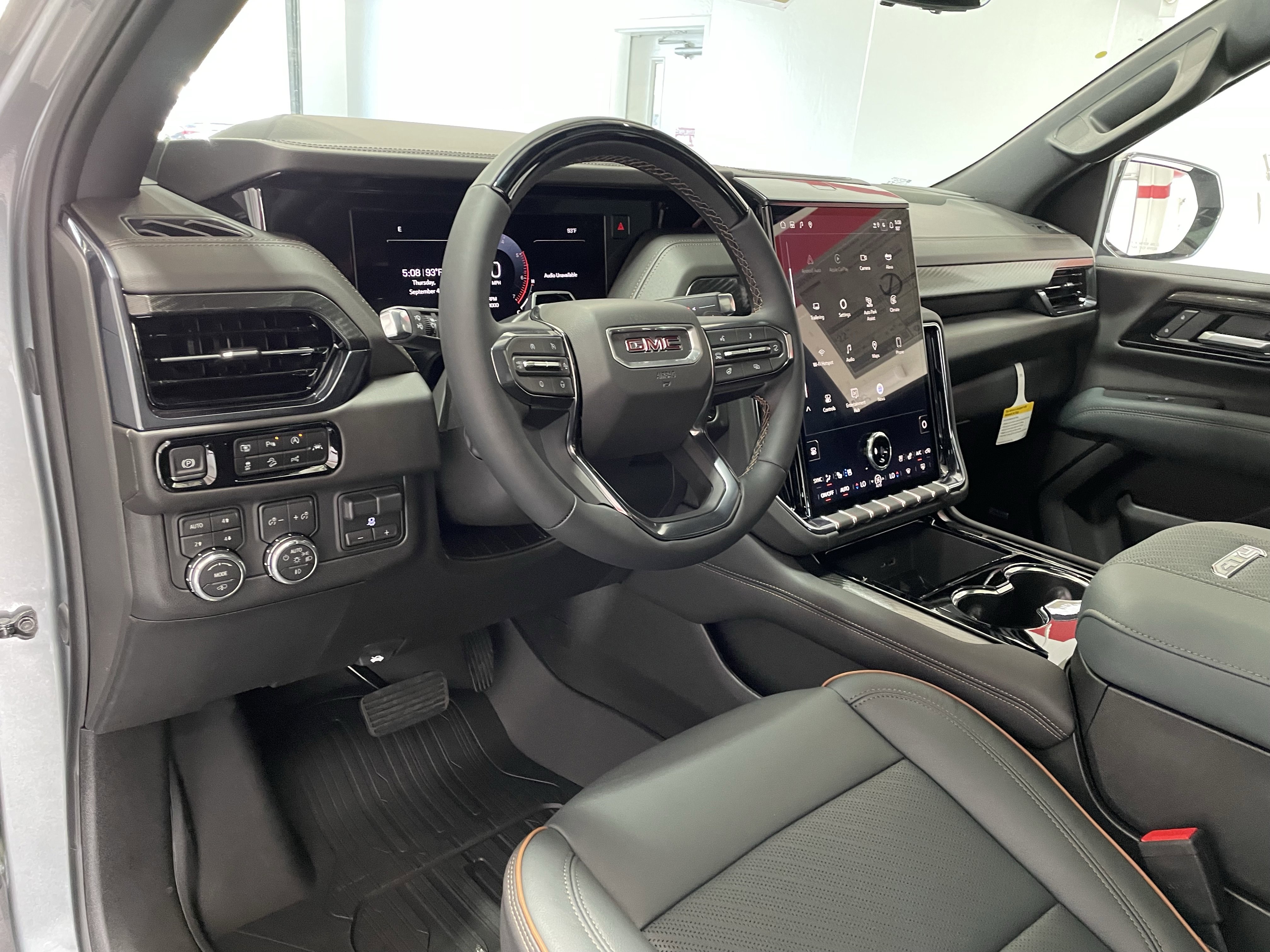 New 2025 GMC Yukon AT4 w/ AT4 Premium Plus Package image 18