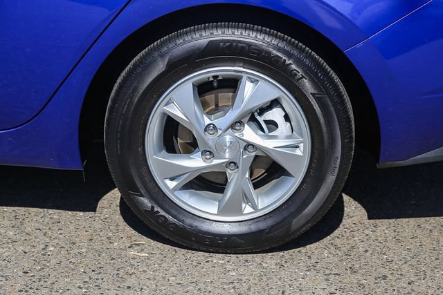 Certified 2023 Hyundai Elantra SE FWD image 12